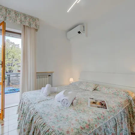 Il Tulipano Giallo 100m From The Sea - Happy Apartment San Bartolomeo Al Mare