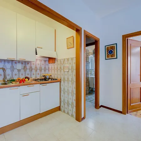 Apartment Il Tulipano Giallo 100m From The Sea - Happy San Bartolomeo Al Mare